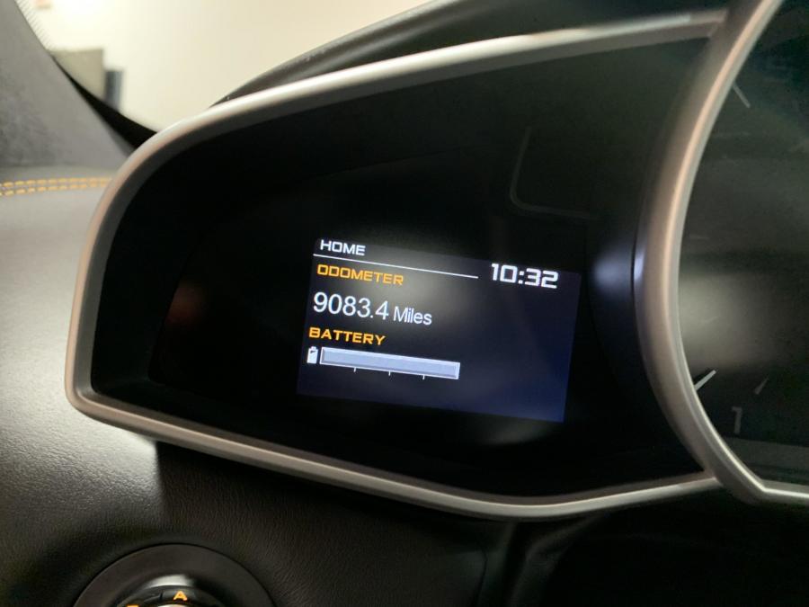 Панель приборов McLaren MP4-12C 2012 года  (фото 42 из 48)